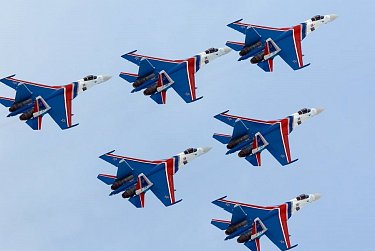 «Русские витязи» в оренбургском небе